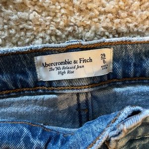 90s Relaxed Jean High Rise